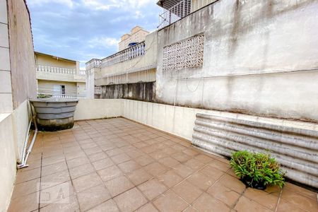 Casa à venda com 120m², 2 quartos e 2 vagasVaranda