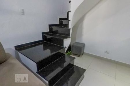 Escada de casa à venda com 3 quartos, 108m² em Vila Moinho Velho, São Paulo