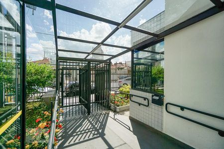 Apartamento à venda com 75m², 2 quartos e 1 vaga Apartamento à venda com 75m², 2 quartos e 1 vagaEntrada