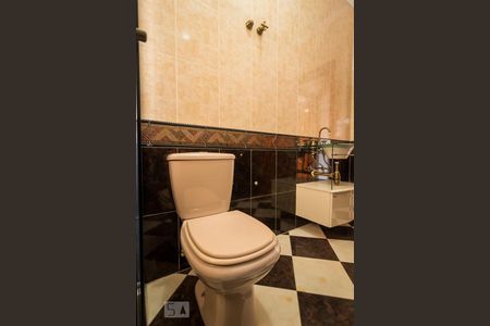 Casa à venda com 150m², 3 quartos e 2 vagas Casa à venda com 150m², 3 quartos e 2 vagasBanheiro