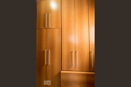 Casa à venda com 150m², 3 quartos e 2 vagas Casa à venda com 150m², 3 quartos e 2 vagasCloset da suíte