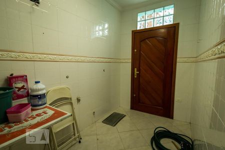 Casa à venda com 150m², 3 quartos e 2 vagas Casa à venda com 150m², 3 quartos e 2 vagasÁrea de Serviço