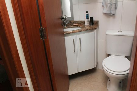 Apartamento para alugar com 68m², 2 quartos e 2 vagas Apartamento para alugar com 68m², 2 quartos e 2 vagasBanheiro