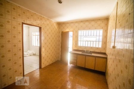 Casa à venda com 400m², 2 quartos e 3 vagas Casa à venda com 400m², 2 quartos e 3 vagasEdícula