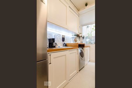 Cozinha de apartamento para alugar com 1 quarto, 55m² em Sumaré, São Paulo