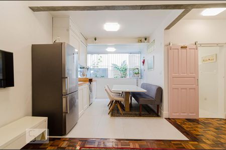 Sala e cozinha de apartamento para alugar com 1 quarto, 55m² em Sumaré, São Paulo