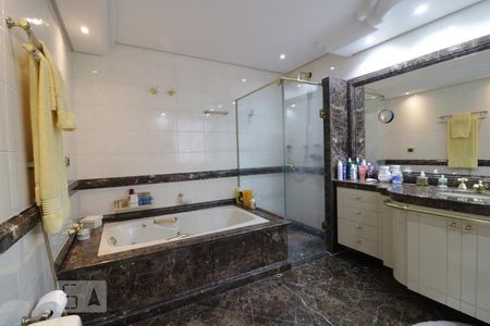 Apartamento à venda com 270m², 4 quartos e 4 vagasBanheiro