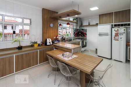 Casa à venda com 250m², 3 quartos e 3 vagas Casa à venda com 250m², 3 quartos e 3 vagasCozinha