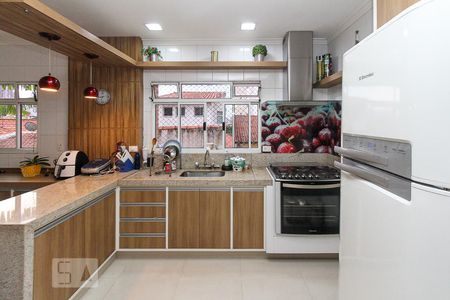 Casa à venda com 250m², 3 quartos e 3 vagas Casa à venda com 250m², 3 quartos e 3 vagasCozinha