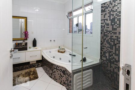 Casa à venda com 250m², 3 quartos e 3 vagas Casa à venda com 250m², 3 quartos e 3 vagasBanheiro da Suite 03