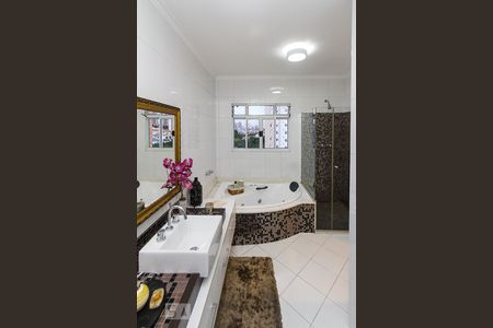 Casa à venda com 250m², 3 quartos e 3 vagas Casa à venda com 250m², 3 quartos e 3 vagasBanheiro da Suite 03