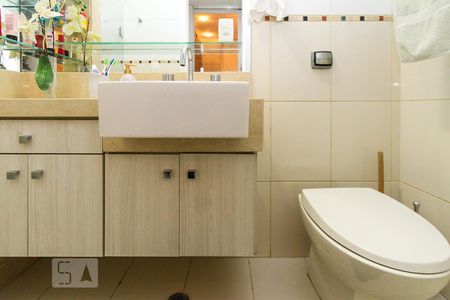 Casa à venda com 250m², 3 quartos e 3 vagas Casa à venda com 250m², 3 quartos e 3 vagasBanheiro da Suite 02