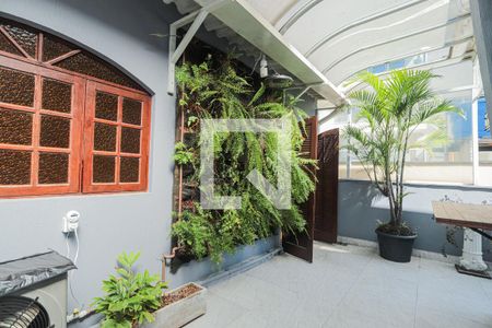 Casa à venda com 160m², 3 quartos e 2 vagasÁrea de Serviço