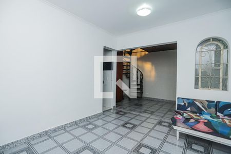 Casa à venda com 160m², 3 quartos e 2 vagasSala de TV