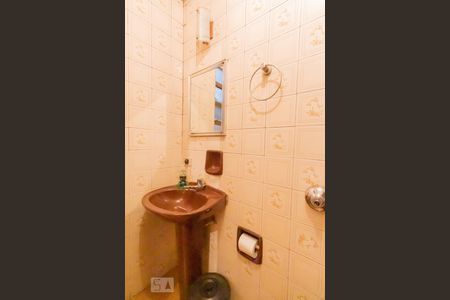 Casa à venda com 160m², 3 quartos e 2 vagasBanheiro de Serviço