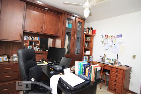 Apartamento à venda com 149m², 4 quartos e 2 vagasQuarto 2