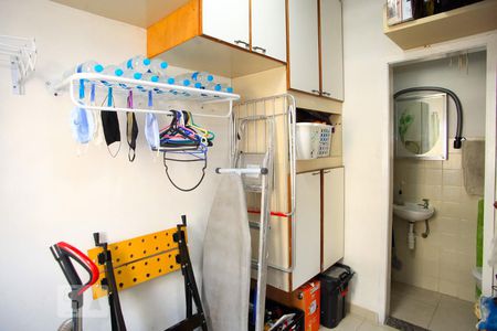 Apartamento à venda com 149m², 4 quartos e 2 vagas Apartamento à venda com 149m², 4 quartos e 2 vagasÁrea de Serviço