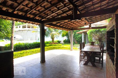Apartamento à venda com 149m², 4 quartos e 2 vagas Apartamento à venda com 149m², 4 quartos e 2 vagasÁrea comum - Churrasqueira