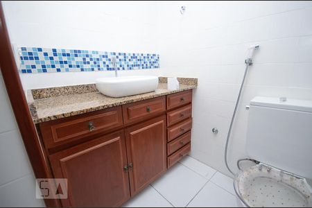 Apartamento à venda com 80m², 2 quartos e 1 vaga Apartamento à venda com 80m², 2 quartos e 1 vagaBanheiro Social