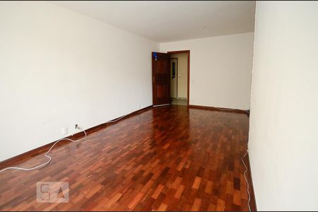 Apartamento à venda com 80m², 2 quartos e 1 vaga Apartamento à venda com 80m², 2 quartos e 1 vagaSala
