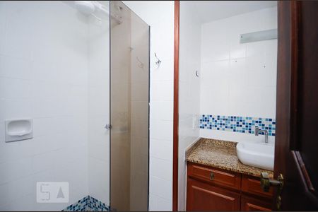 Apartamento à venda com 80m², 2 quartos e 1 vaga Apartamento à venda com 80m², 2 quartos e 1 vagaBanheiro Social
