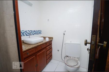 Apartamento à venda com 80m², 2 quartos e 1 vaga Apartamento à venda com 80m², 2 quartos e 1 vagaBanheiro Social