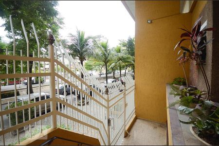 Apartamento à venda com 80m², 2 quartos e 1 vaga Apartamento à venda com 80m², 2 quartos e 1 vagaFachada