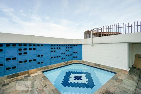 Apartamento à venda com 68m², 2 quartos e 1 vaga Apartamento à venda com 68m², 2 quartos e 1 vagaPiscina