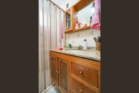 Apartamento à venda com 68m², 2 quartos e 1 vaga Apartamento à venda com 68m², 2 quartos e 1 vagaBanheiro social