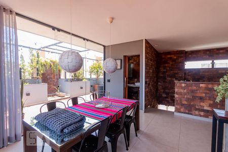 Apartamento para alugar com 216m², 3 quartos e 2 vagasCopa