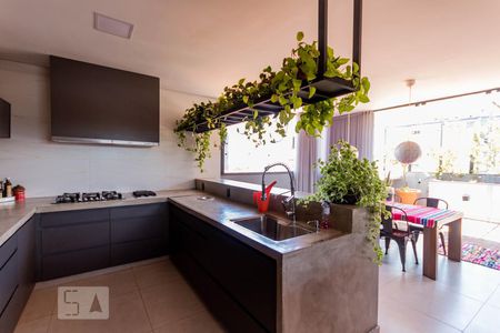 Apartamento para alugar com 216m², 3 quartos e 2 vagasCozinha