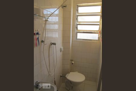 Apartamento à venda com 91m², 3 quartos e sem vaga Apartamento à venda com 91m², 3 quartos e sem vagaBanheiro de Serviço