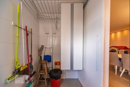 Apartamento à venda com 96m², 2 quartos e 3 vagas Apartamento à venda com 96m², 2 quartos e 3 vagasÁrea de Serviço