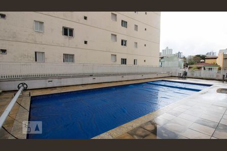Apartamento à venda com 96m², 2 quartos e 3 vagas Apartamento à venda com 96m², 2 quartos e 3 vagasÁrea comum - Piscina