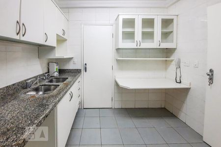 Apartamento à venda com 120m², 4 quartos e 4 vagas Apartamento à venda com 120m², 4 quartos e 4 vagasCozinha