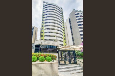 Apartamento à venda com 120m², 4 quartos e 4 vagas Apartamento à venda com 120m², 4 quartos e 4 vagasFachada do Condomínio