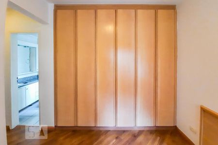 Apartamento à venda com 120m², 4 quartos e 4 vagas Apartamento à venda com 120m², 4 quartos e 4 vagasSuíte 1