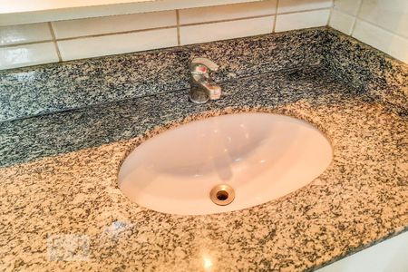 Apartamento à venda com 120m², 4 quartos e 4 vagas Apartamento à venda com 120m², 4 quartos e 4 vagasBanheiro da Suíte 2