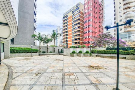 Apartamento à venda com 120m², 4 quartos e 4 vagas Apartamento à venda com 120m², 4 quartos e 4 vagasÁrea Comum