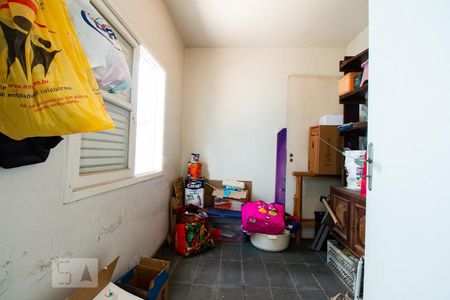 Casa à venda com 107m², 2 quartos e 2 vagasQuarto de Serviço