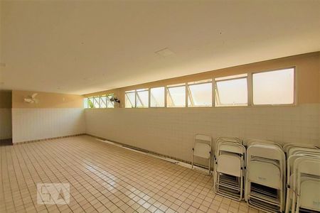 Apartamento à venda com 48m², 2 quartos e 1 vaga Apartamento à venda com 48m², 2 quartos e 1 vagaÁrea comum - Salão de festas