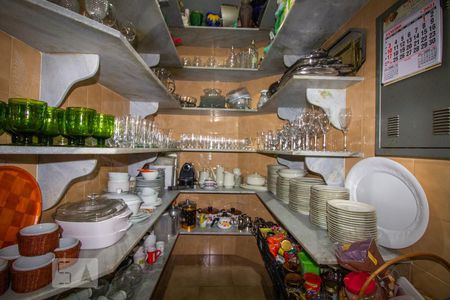 Casa à venda com 256m², 3 quartos e 3 vagas Casa à venda com 256m², 3 quartos e 3 vagasDespensa