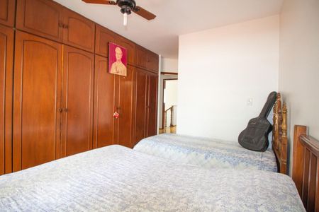 Casa à venda com 256m², 3 quartos e 3 vagas Casa à venda com 256m², 3 quartos e 3 vagasQuarto Suíte 2