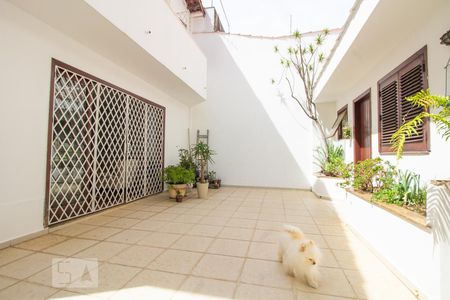 Casa à venda com 256m², 3 quartos e 3 vagas Casa à venda com 256m², 3 quartos e 3 vagasÁrea comum