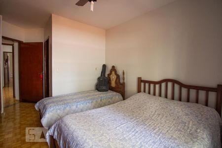 Casa à venda com 256m², 3 quartos e 3 vagas Casa à venda com 256m², 3 quartos e 3 vagasQuarto Suíte 2