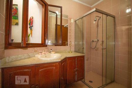 Casa à venda com 256m², 3 quartos e 3 vagas Casa à venda com 256m², 3 quartos e 3 vagasBanheiro suíte 2