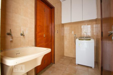 Casa à venda com 256m², 3 quartos e 3 vagas Casa à venda com 256m², 3 quartos e 3 vagasÁrea de Serviço