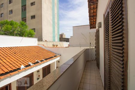 Casa à venda com 256m², 3 quartos e 3 vagas Casa à venda com 256m², 3 quartos e 3 vagasvaranda Suíte 2