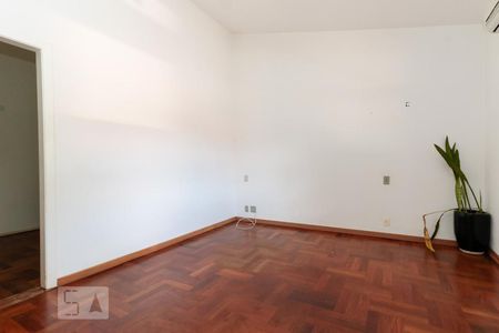 Casa à venda com 600m², 6 quartos e 6 vagasSuíte 2