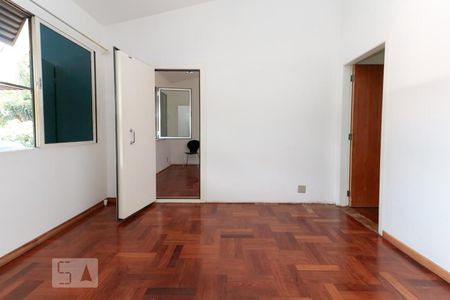 Casa à venda com 600m², 6 quartos e 6 vagasSuíte 2
